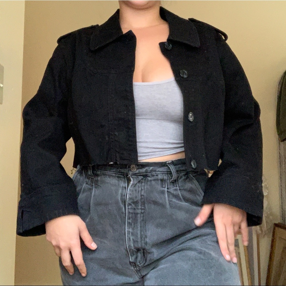 Cropped black jacket - Picture 3 of 7